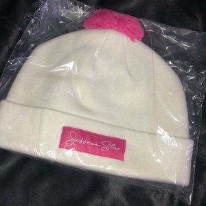 Jeffree Star winter box exclusive beanie